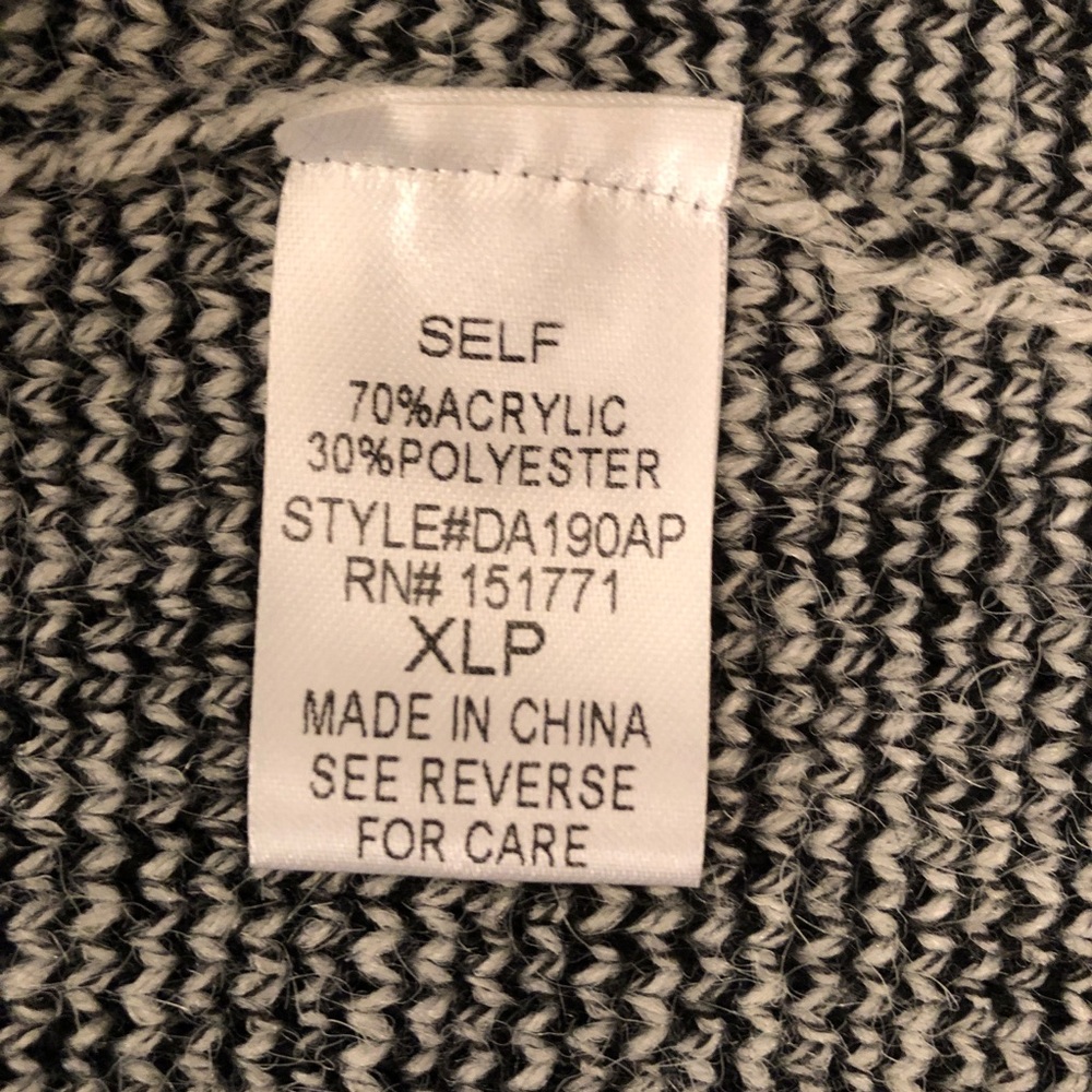 SAM EUC PXL long  cardi w/hood  and flower appliqués - Picture 4 of 5